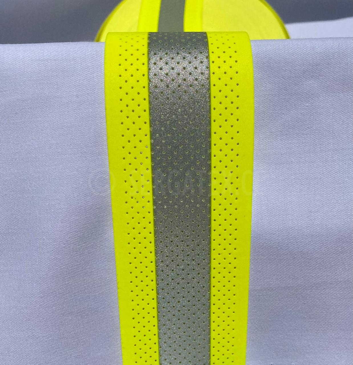Cinta Reflectiva Amarillo-Gris Antiflama FR Perforada - Image 3